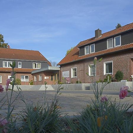 Eicklingen Hotel Zur Erholung & Restaurant Amme'S Landhaus מראה חיצוני תמונה